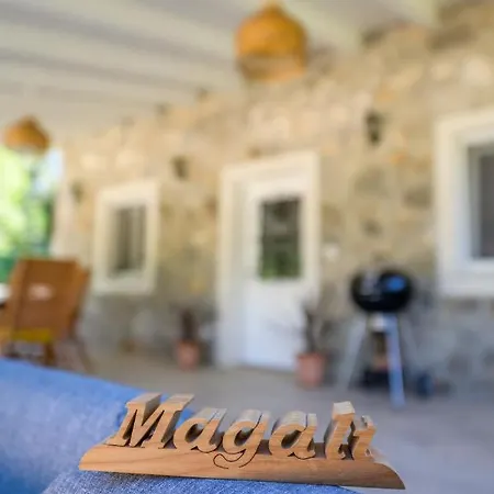 וילה Stone House Magali