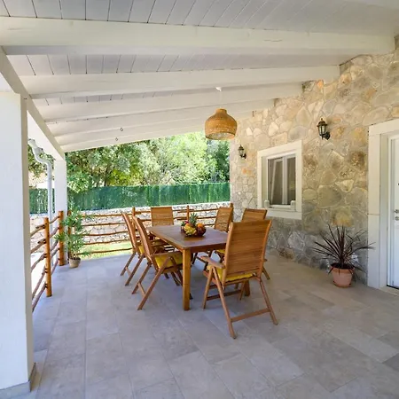 Stone House Magali Vila *
