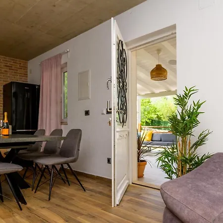 Vila Stone House Magali *